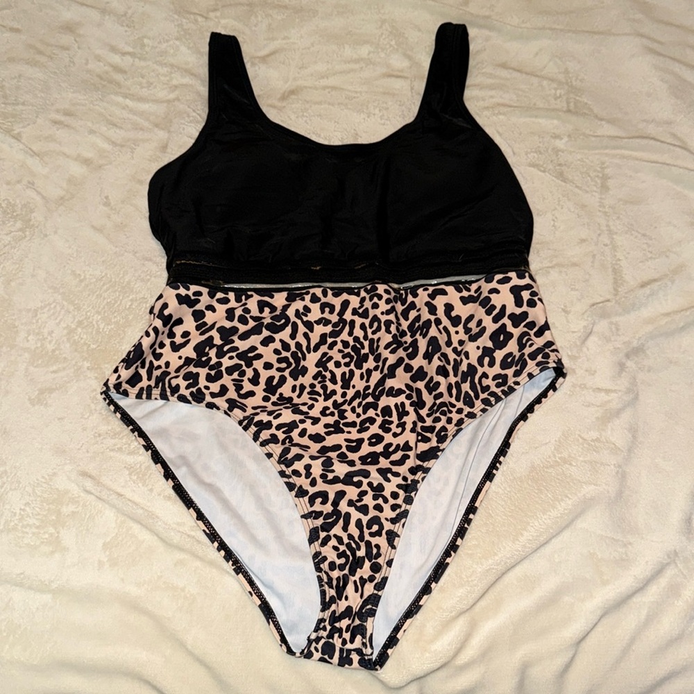 SHEIN CHEETA ONE PIECE BATHING SUIT XL